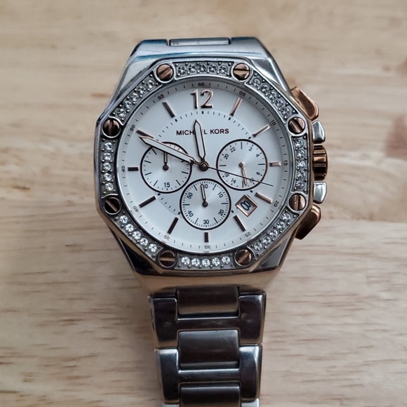 Michael Kors watch - Picture 1 of 2